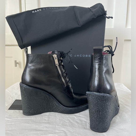 ♥️ Marc By Marc Jacobs blk wedge zip booties size 7 - Picture 3 of 11